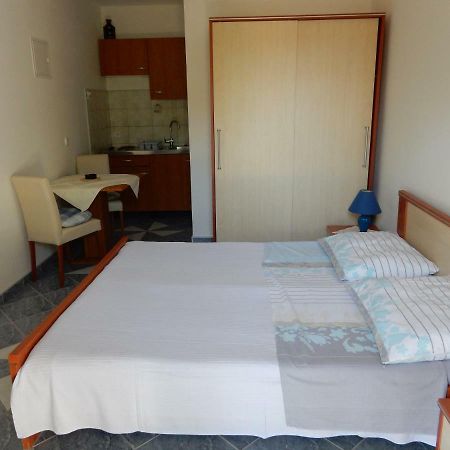 Apartments Indira II Ловіште Екстер'єр фото