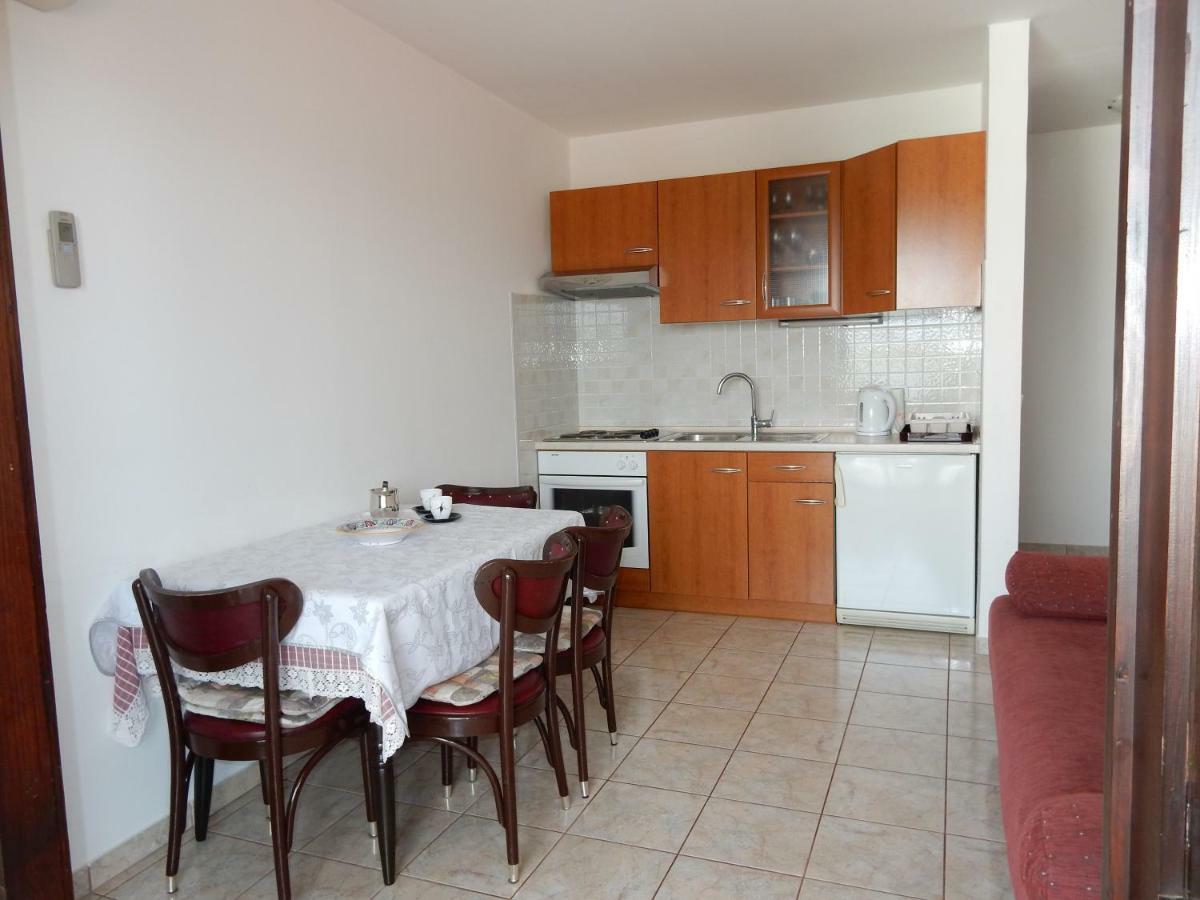 Apartments Indira II Ловіште Екстер'єр фото