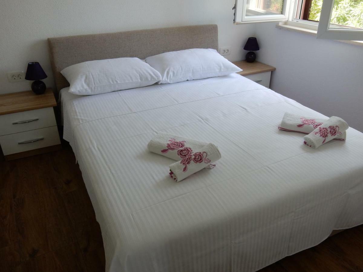 Apartments Indira II Ловіште Екстер'єр фото