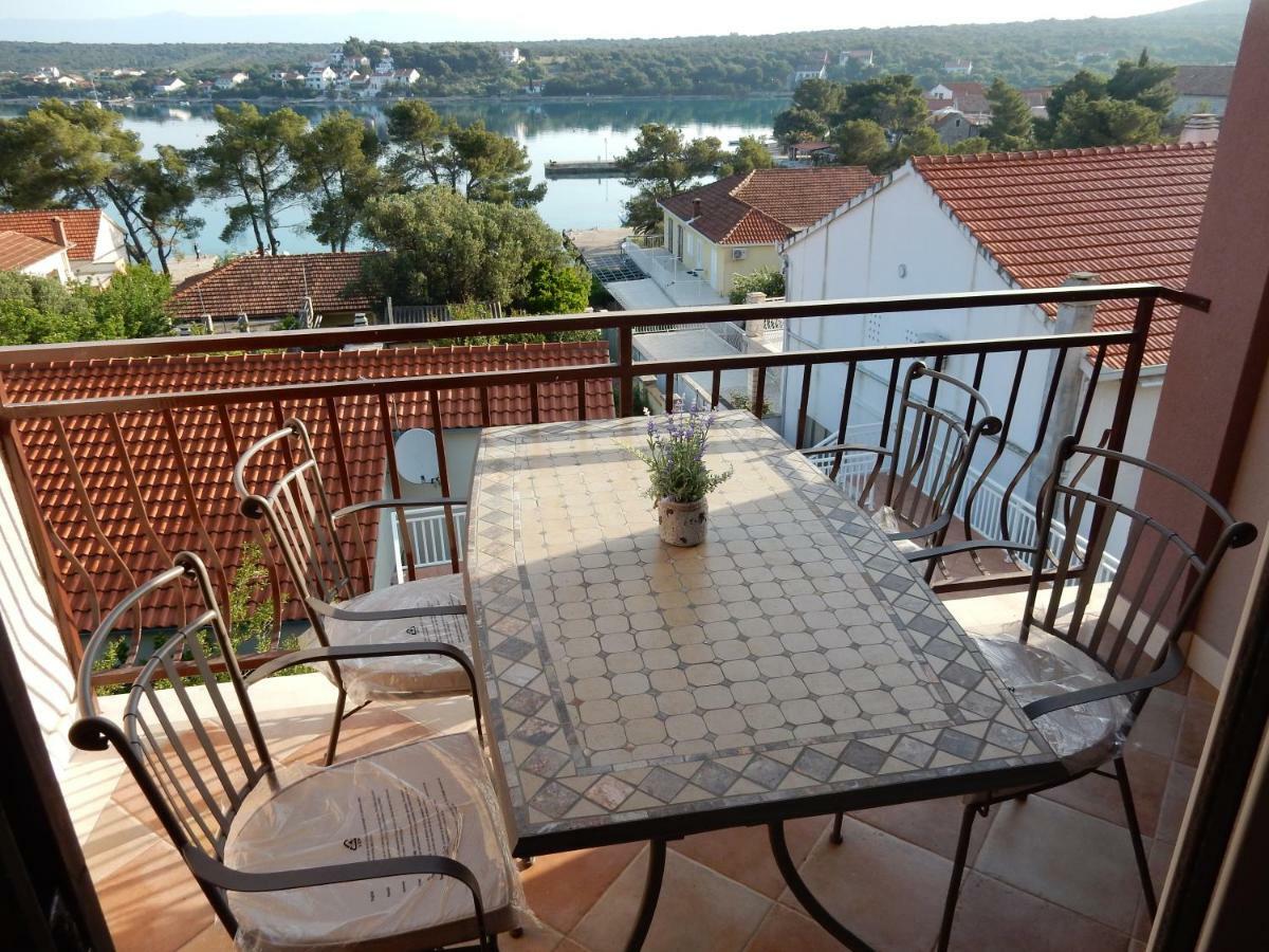 Apartments Indira II Ловіште Екстер'єр фото