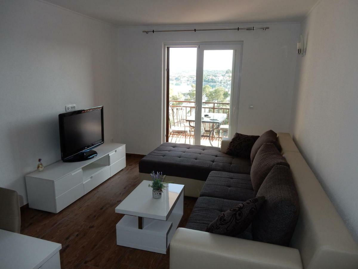 Apartments Indira II Ловіште Екстер'єр фото