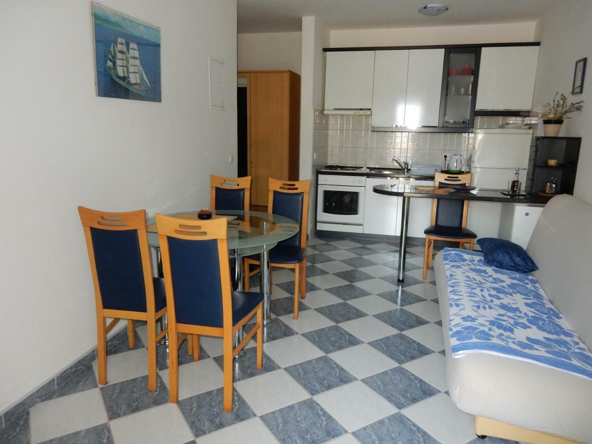 Apartments Indira II Ловіште Екстер'єр фото
