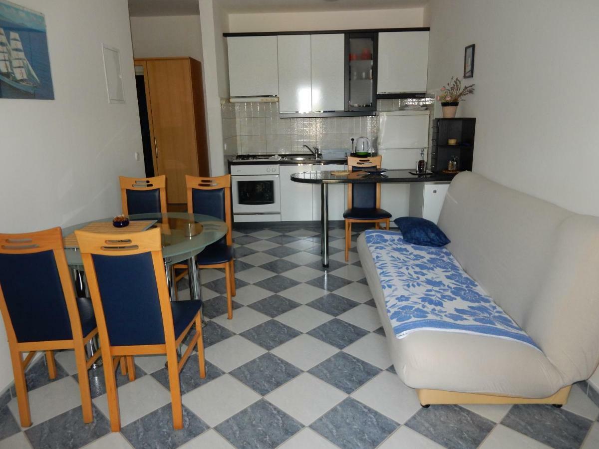 Apartments Indira II Ловіште Екстер'єр фото