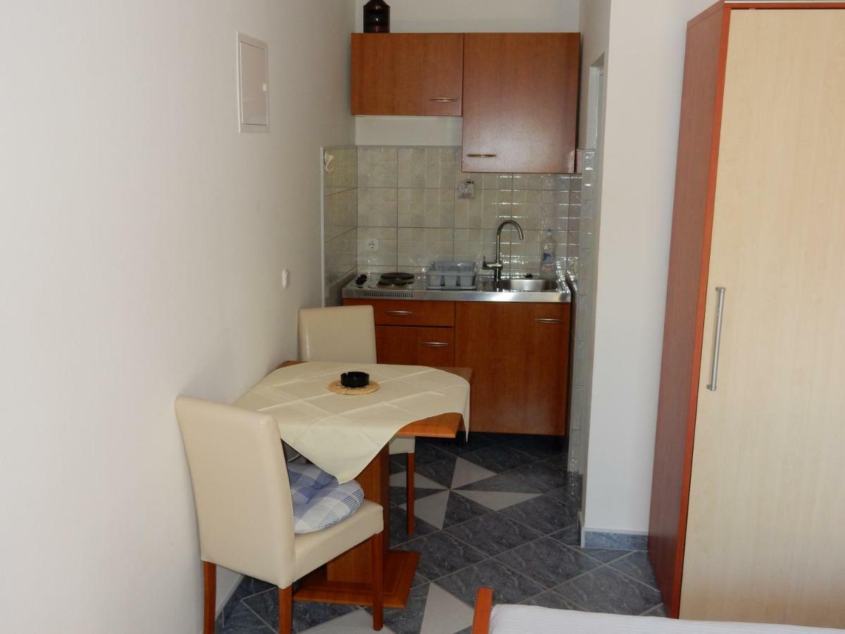 Apartments Indira II Ловіште Екстер'єр фото