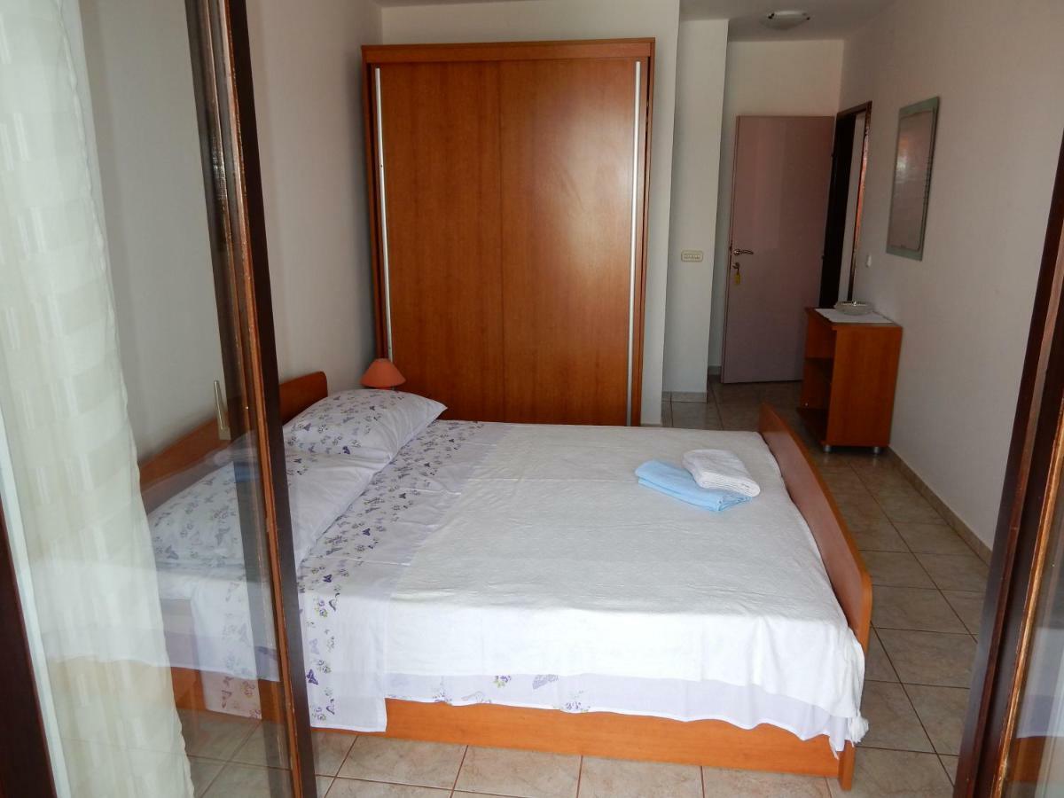 Apartments Indira II Ловіште Екстер'єр фото