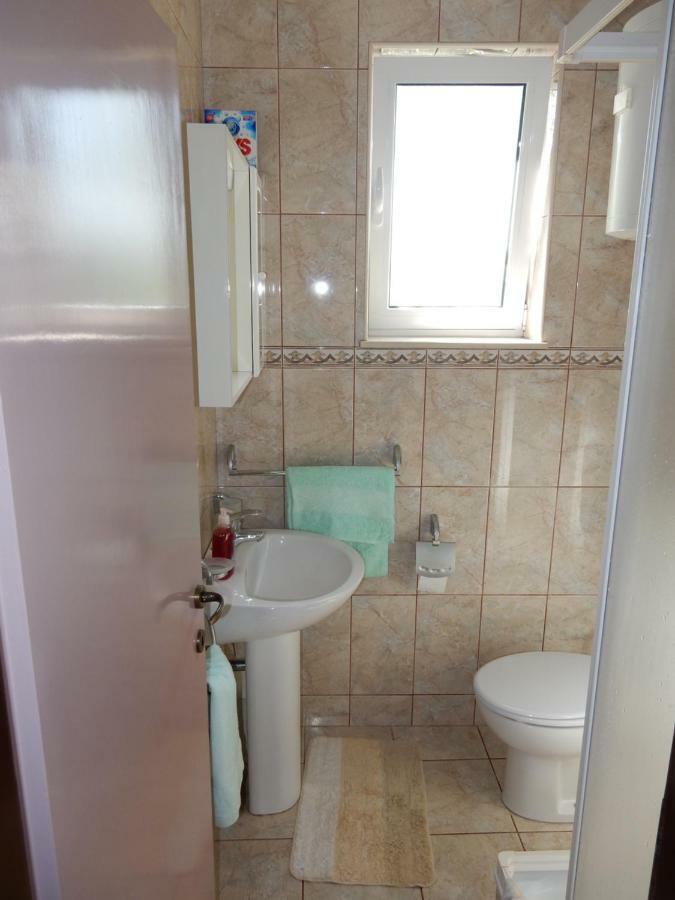 Apartments Indira II Ловіште Екстер'єр фото
